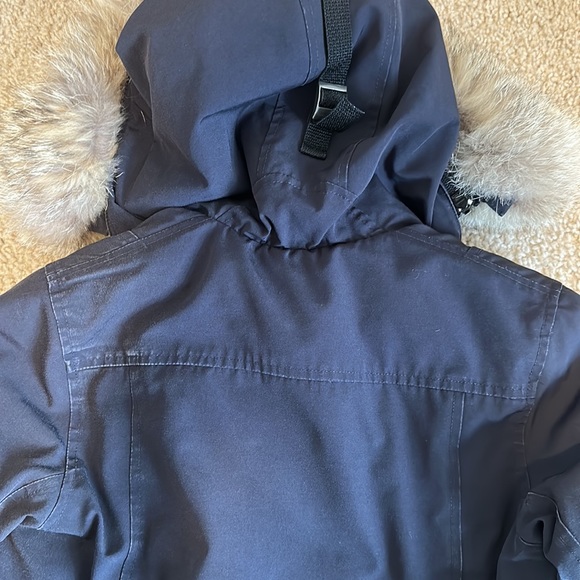 Canada Goose Women’s Shelburne Parka with Fur Hood, Navy size XS - Picture 4 of 9